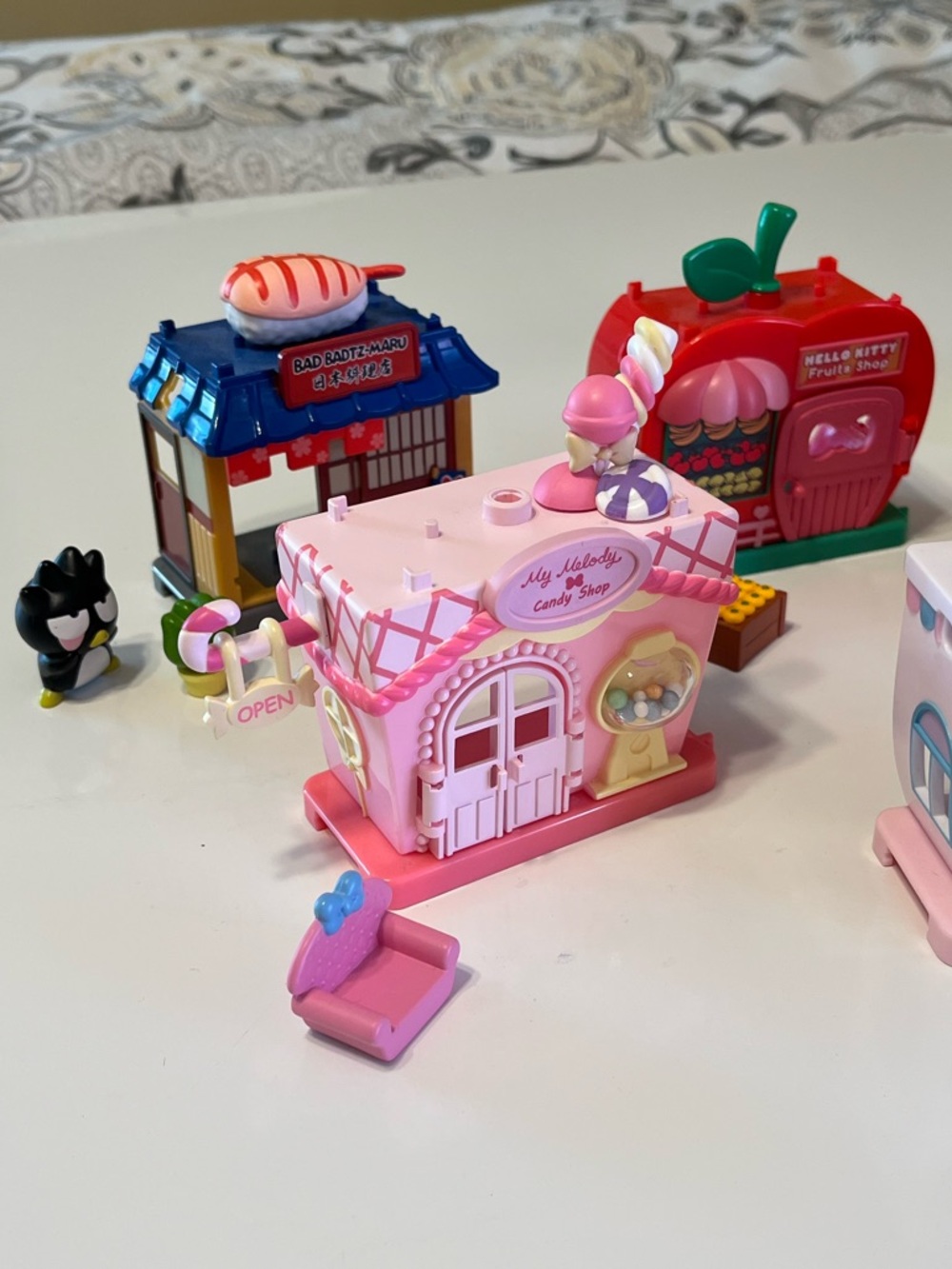Sanrio Mini Shop Stackable Playsets - missing pieces - Picture 4 of 7